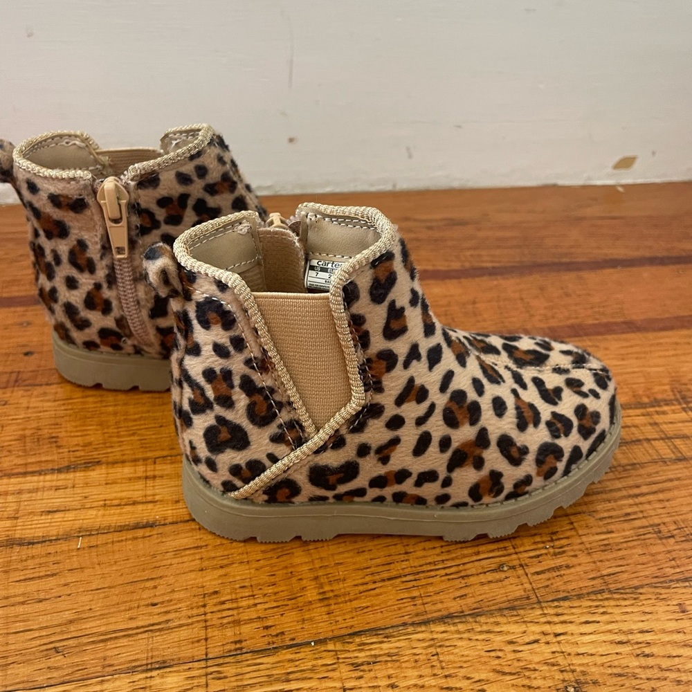 Super cute leopard boots - size 7